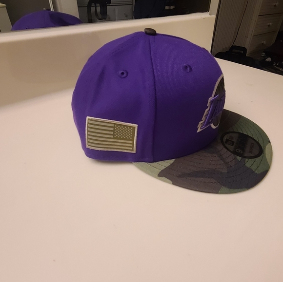 Limited Edition LA Lakers snapback - Picture 2 of 7